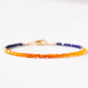 Armband carneool en lapis, lapis lazuli-sieraden met kralen, oranjeblauwe edelsteen stapelarmband
