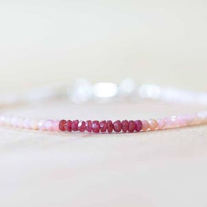 Bracelet en opale rose et rubis, bracelet en perles délicates de plusieurs pierres précieuses, bijoux en pierres précieuses véritables rouges et roses, pierre de naissance d&#39;octobre-juillet