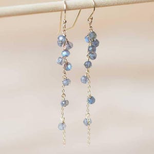 Boucles d'oreilles pendantes en grappe de labradorite : boucles d'oreilles délicates en argent sterling, or jaune ou or rose