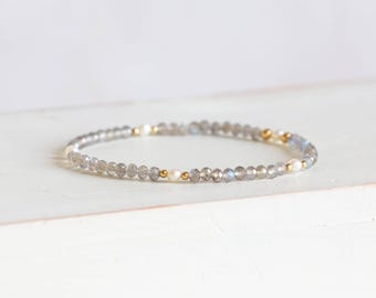 Dainty Labradorite Stretch Bracelet with Freshwater Pearl