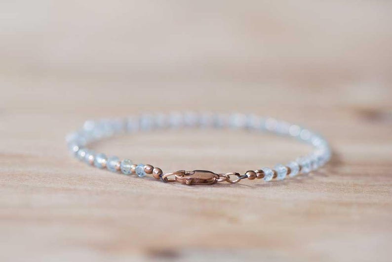 Pulsera de aguamarina con relleno de oro rosa o plata de ley, delicada joyería de aguamarina con cuentas, regalo de piedra natal de marzo imagen 3