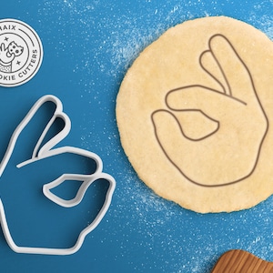 Cortador de galletas de juego circular – Cortador de galletas de emoji de juego circular Emoji de mano en forma de ok