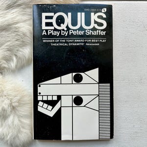 1975 Equus Peter Shaffer Play book psychological horror thriller myster vintage literature fiction
