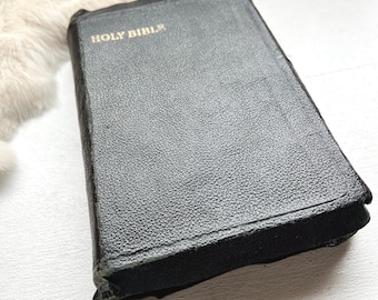 Antique Holy Bible Old New Testament book Edition vintage leather bound Christianity