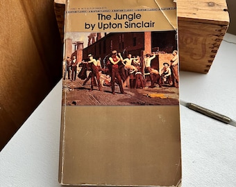 Vintage The Jungle by Upton Sinclair book classic literature muckraker paperback fiction, 1981