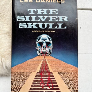 1979 The Silver Skull Les Daniels Horror book Vampires Dracula Wizards Magic 1970s mysteries thriller Halloween home decor occult gift book