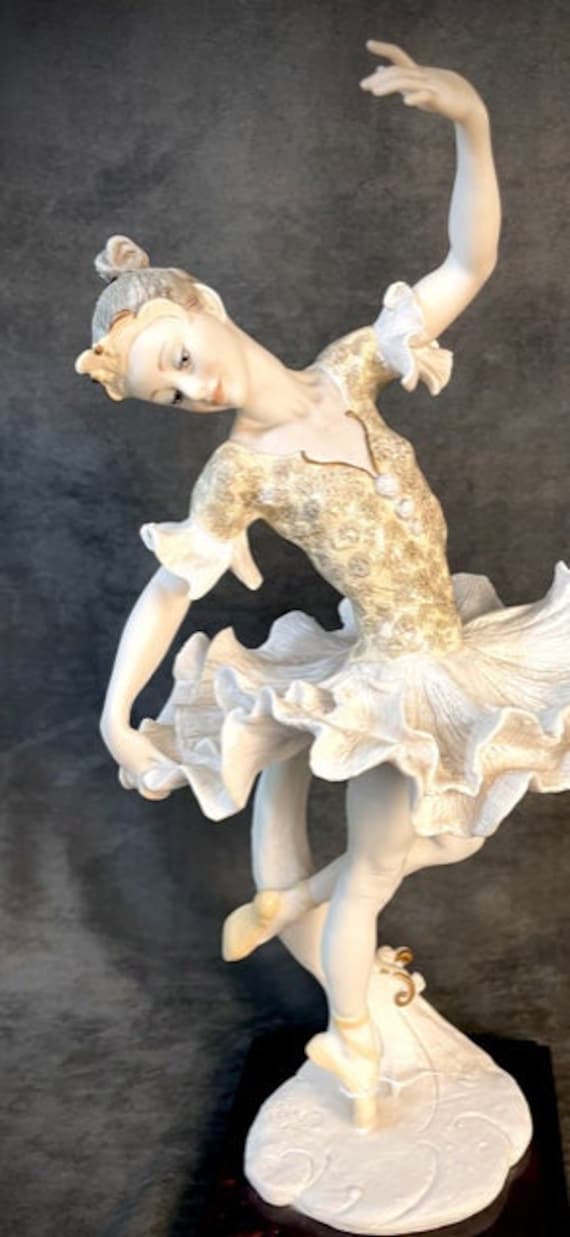 Giuseppe Armani Figurine - Juliette Ballerina 0682F - Made