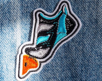 Bouldering/Climbing Shoe Embroidered Iron On Patch - 2 Colours Available.