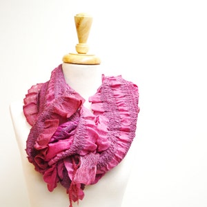 100% Wool Scarf in Magenta / Bouncy Scarf / Wool Scarf / Scarf Women / Gifts for Her / Gifts for Mom / Scarves for Women / Vibrant Outfits