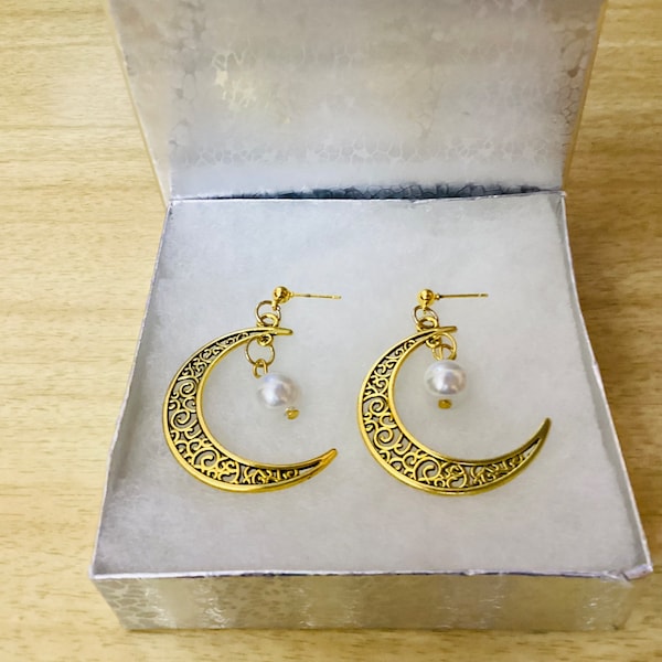 celestial earrings, new moon jewelry, moon with faux pearl, sky lovers, zodiac, astronomy, astrology, gold color filigree moon, big earrings