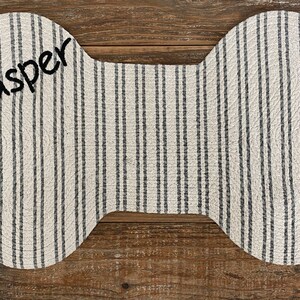 Personalized dog bone mat white/gray stripe