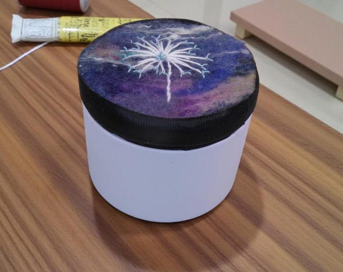 Pin Cushion in a tin (PT4)