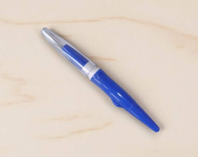 Pen-style Needle Felting Tool