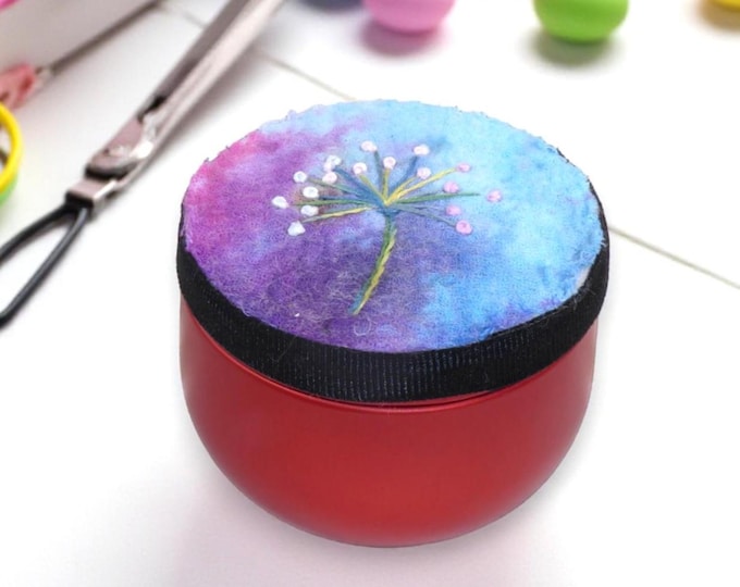 Pin Cushion in a tin (PT7)