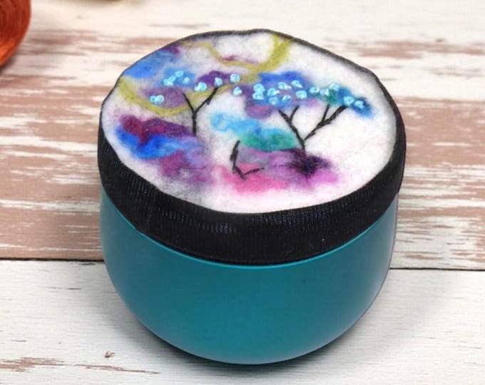Pin Cushion in a tin (PT6)