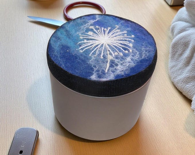 Pin Cushion in a tin (PT3)