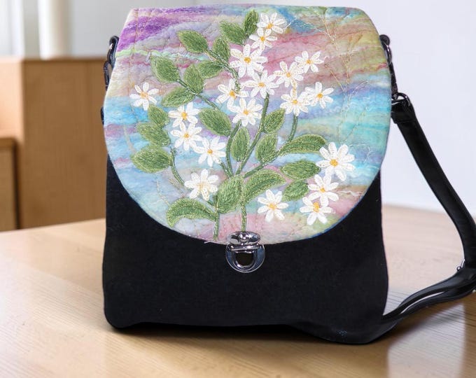 Handmade felted shoulder bag (eshb19)