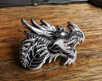 Tyrant perdu, Dragon Wyvern Émail Pin | Émail dur et plaqué argent |