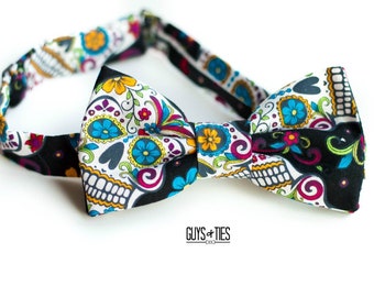 Black Sugar Skull Bow Tie, Dia de los Muertos Bow Ties, Day of the Dead Tie for Men, Mexican bowties, skulls and flowers bowtie, colorful