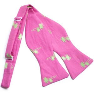 pinke tropische Fliege, Hawaiianische Fliege, Strandfliege, Sommerfliege, Palmenfliege, Palmenfliege, Palmenfliege, Pinke Krawatte