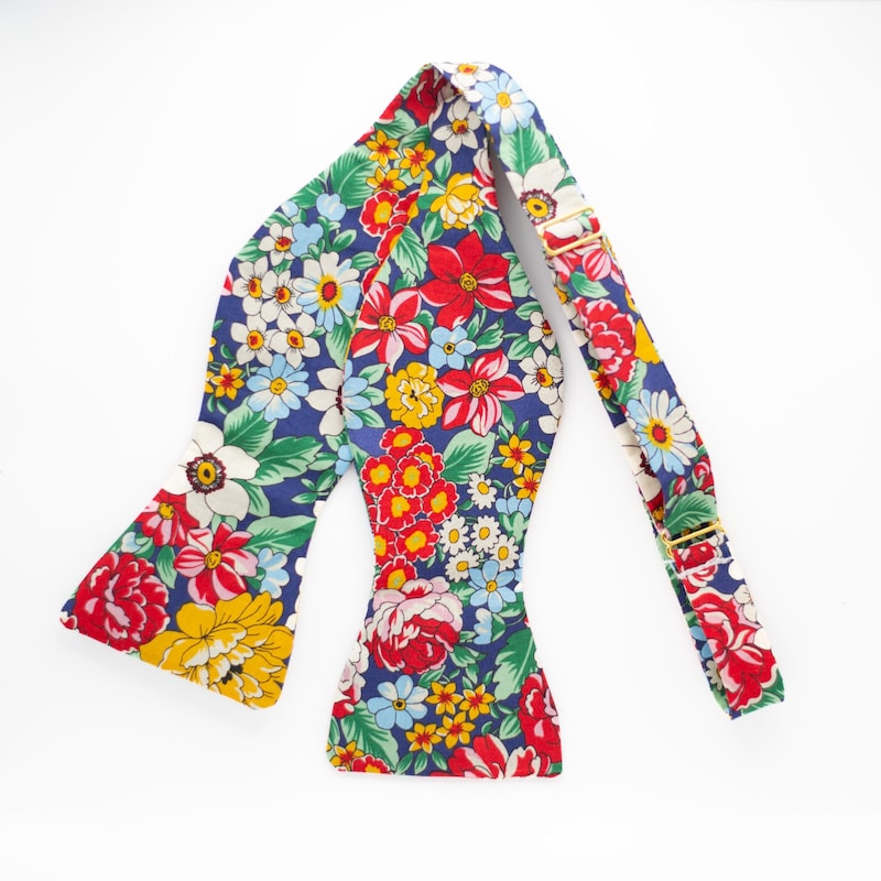 Abstract Floral Bow Tie - Etsy