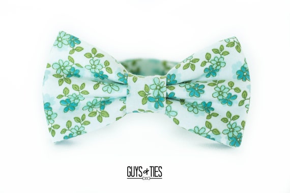 Bow Tie Red and Green Pre-Tied Adjustable Colors of Cinco de Mayo and Christmas