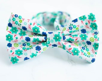 green and white ditzy floral bow tie, garden flower bow ties for men, tiny floral self tie bowtie, boys mini flowers bow tie, wedding bowtie