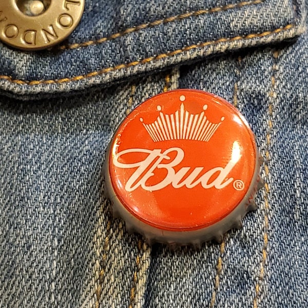 Budweiser Bottle Cap Pin Badge