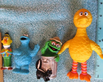 Sesame Street Plastic Mini Figures Grover, Cookie Monster, Abby, Big Bird,  Elmo