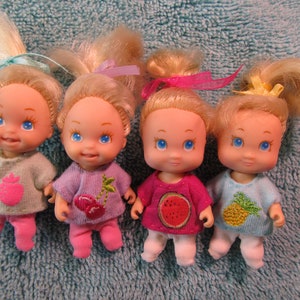 Quints Dolls - Tyco, Quadruplets Blonde Babies, 4 Girls w/Hand-Sewn Summer Cutie Fruite-y-Themed Dresses & Tights