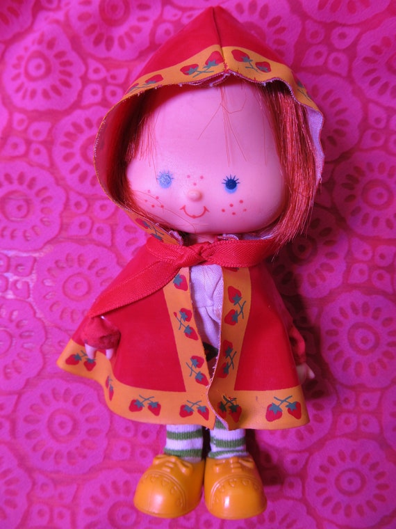 Strawberry Shortcake Vintage Shoes Yellow Berry Wear