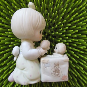 Precious Moments Always Room For 1 More - 1989 Symbol of Membership Collector&#39;s Club Figurine + Box