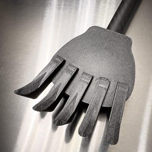 World's Best Back Scratcher: Carbon Fiber