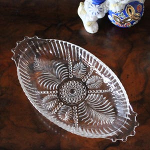 Vintage Oval Dish Oyster/Beaded Fern Pattern by Anchor Hocking, Clear Glass