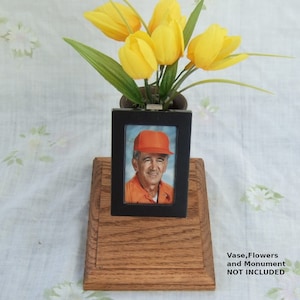 Cemetery decoration that personalizes your Loved One&#39;s vase at their resting place