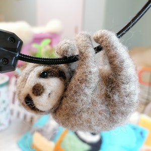 Sloth Needle Felting Kit- Holiday Sloth Ornament -Sloth gift - Detailed Photographs Instruction- Beginner- DIY Craft Kit - Felting Supplies