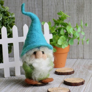 Gnome Needle Felting Kit w/ Curly beards & Curved hat Holiday Ornament/ Decoration/Gift Detailed Photographs Instruction for beginner Blue Hat Gnome