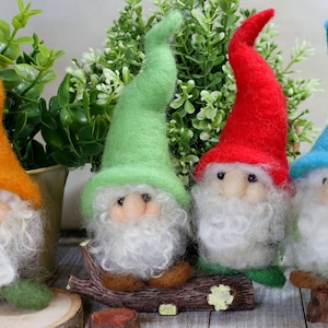 Gnome Needle Felting Kit w/ Curly beards & Curved hat Holiday Ornament/ Decoration/Gift Detailed Photographs Instruction for beginner image 10