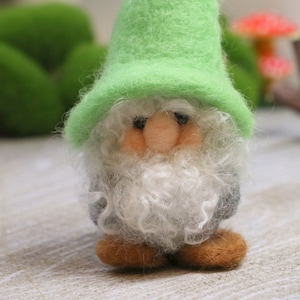 Gnome Needle Felting Kit w/ Curly beards & Curved hat Holiday Ornament/ Decoration/Gift Detailed Photographs Instruction for beginner image 8