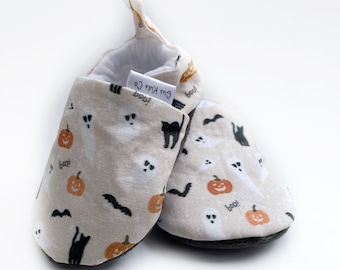 Halloween Handmade Baby Shoes, Soft Sole Baby Shoes, Baby Slippers, Baby Booties,  Baby Moccasins, Gender Neutral Baby