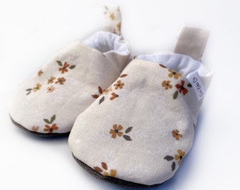 Dainty Floral Baby Shoes, Baby Girl Shoes, Flower Baby Slippers, Soft Sole Baby Shoes, Baby Booties,Baby Moccasins, Crib Shoes, Moccs