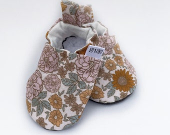 Retro Floral BabyShoes: Soft Sole Slippers