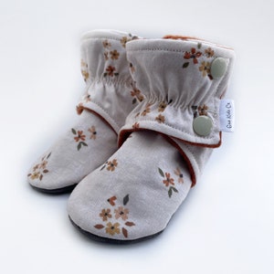 Dainty Fall Floral Baby Boots, Baby Booties, Soft Sole Baby Shoes, Baby Shoes, Baby Moccasins, Baby Moccs, Crib Shoes