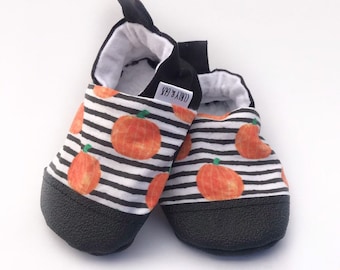 Pumpkin Baby Shoes, Fall Baby Slippers, Soft Sole Baby Shoes, Baby Moccs, Baby Moccasins, Baby Booties,Vegan baby