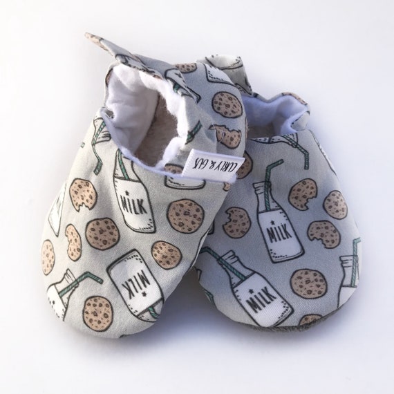neutral baby shoes