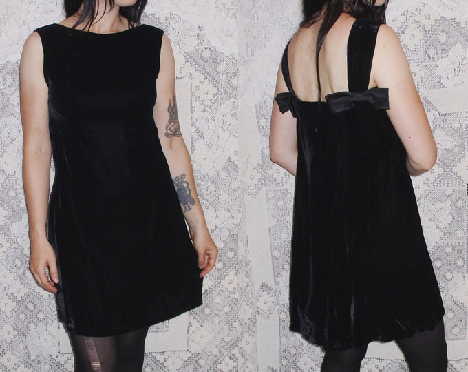 90s Does 60s Black Velvet Babydoll Mini Dress Shift Dress Satin Bows in