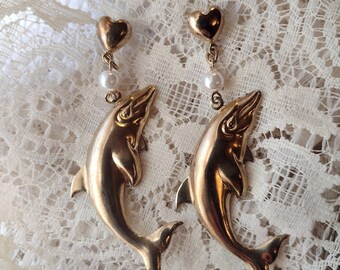 80s Heart and Dolphin Earrings 90s Cottagecore Cute Gold Tone Faux Pearl Bead Long Dangling for Pierced Ear 1980s Retro Boho Costume Jewelry