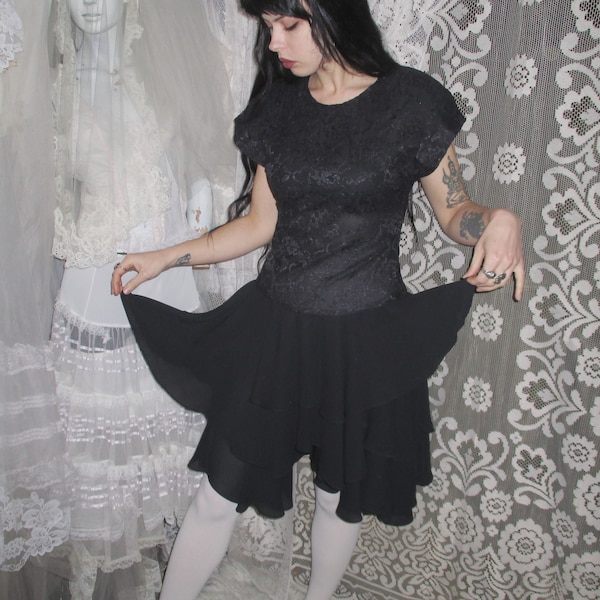 80s Black Lace Jessica Howard Dress 90s Chiffon Ruffled Layer Skirt Prom Shoulder Pads Drop Waist Goth Punk Witchy Bohemian Whimsigothic 4