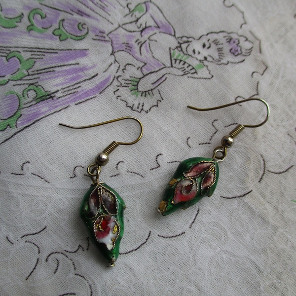 80s Cloisonne Earrings Green Leaves Leaf Floral Decor Dangle Hook Earrings Lightweight Boho Bohemian Plant Victorian Grandmacore Retro 90s