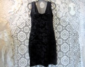90 39 s Black Velvet Mini Dress Bodycon Floral Vine Pattern Baby doll Sweetheart Neckline Short Little Black Dress Goth Grunge Strega Boho M L